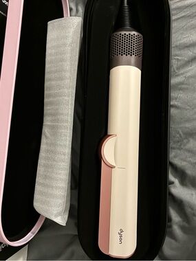 AIRPODS &Dyson Cream and Rose Gold Hair Styler